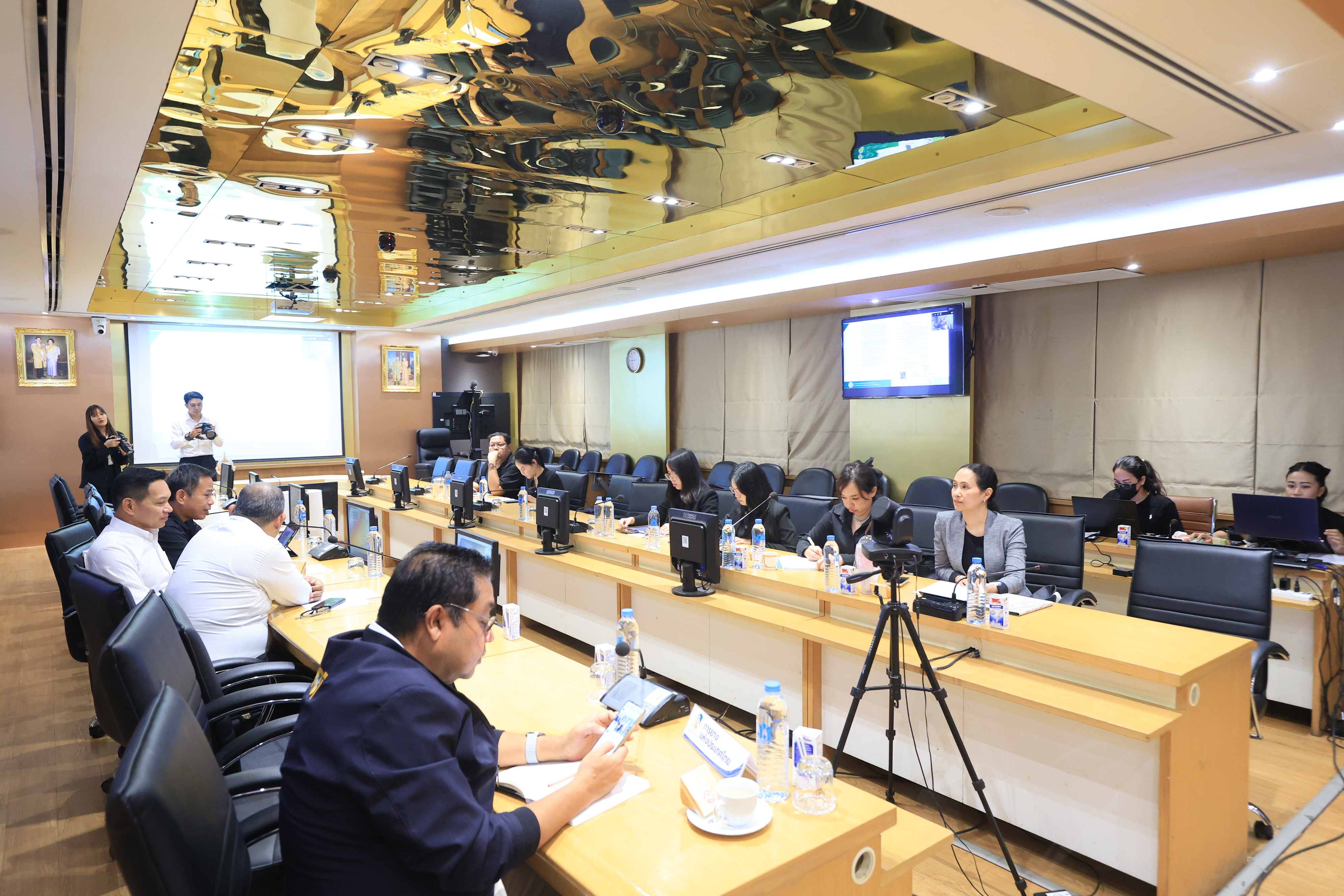 title - ส.ป.ก. ร่วมประชุมหารือแนวทางการรับมือผลกระทบจากสถานการณ์การสู้รบในภูมิภาคตะวันออกกลาง